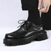 Chaussures décontractées de haute qualité pour hommes, Style britannique, en cuir noir uni, robe de Banquet quotidienne, rehaussement de l'efficacité, printemps 2024