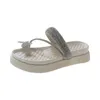 Tallgarna tofflor Summer Fasion Rinestone Buerfly Outdoor Slipper Open Toe Ladies Soes Flip-Flop Womens Wedge Sandals H240326290N