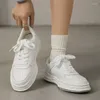 Sapatos casuais estilo coreano masculino branco respirável sapato de couro genuíno ao ar livre tênis esportivos juventude calçados de rua chaussure