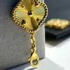 Charms Van Clover Браслет Дизайнерская цепь имеет 18 -каратный золотой браслет дизайнер ювелиров