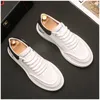 Chaussures décontractées mode 2024 marque de créateur hommes blanc fond épais à lacets chaussures plates mâle marche baskets Zapatillas Hombre