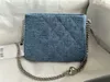 Sacs à bandoulière pour femmes Sac à bandoulière Designer Camellia Flower Denim Haute Qualité Bleu Mode Chaîne en Argent avec Coeur Ball Femme Cross Body