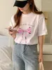 T-shirt da donna KUSAHIKI Coreano Chic Estate Nicchia Fiocco Lettera Stampa T-shirt a maniche corte Casual Top 2024 Grafica