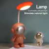 Luzes noturnas em forma de astronauta, luz de mesa com carregamento USB para dormitório de estudantes, lâmpada de cabeceira LED 360 ° dobrável para quarto e sala de estar