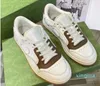 2024 Casual schoenen lederen sneakerschoen met Aardbeigolfmond Tijgerwebprint Vintage Trainer man vrouw