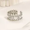 Bandringe Designermarke Buchstaben-Bandringe Damen Kristalldiamant 18 Karat vergoldet versilberter Edelstahl Hochzeitsschmuck offener Ring feine Schnitzerei Fingerring Y2