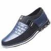 Sıradan Ayakkabı Plus Boyut 38-46 2024 Orijinal Deri Erkekler Marka Mens Loafers Moccasins Siyah Sürüş Üzerinde Nefes Alabilir Kayma