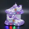 Chaussures de marche 2024 Filles Vente Quatre Saisons Dessin Animé Mesh Sneaker Enfants Casual LED Lumineux Sport Hiver Éclairer 23 à 36