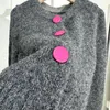 Cardigan tricoté gris à col en v pour femme, tricot à simple boutonnage, coupe cintrée, manteau court, printemps 2024