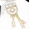 Pins Broches Designer Broche Broche Broche Mode Ont Cgletter Plaqué Or Sier Cristal Perle Femmes Marque Lettre Broches Broches Couple Romantique Cadeau Y240327