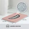 Tapis souriant, bouche de dessin animé, doux, intéressant, produits de pièce, tapis avec dents souriantes