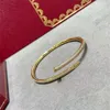 Classico bracciale designer di braccialetti da donna donna di alta qualità cerchio di alta qualità k braccialetti placcati in oro micro intarsiato cz braccialetti di diamante gioielli regalo gitle festaio