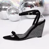 High Sandals Rhinestone Heels Design Kvinnor Pekade Toe Ankle Strap Wedge Simple Style Party Dress Shoe Elegant Office 90976