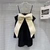 Casual Dresses Prepomp 2024 Spring Summer Collection ärmlös Big Bow Slash Neck Kort klänning Kvinnor GP446