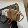 Bolsa de ombro de fábrica loja frete grátis 2024 primavera novo bolinho crossbody feminino celular nylon leve e versátil portátil