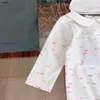 Fashion neonati salti di alta qualità vestiti per bambini piccoli baby a cinque pezzi set di dimensioni 0-6 m tuta per asciugamano per asciugamano fang bei abbraccia una trapunta 24mar