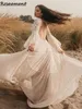 Robes de mariée Bohemian Deep V-Neck Backless sans ligne A-Line Appliques à manches longues Country Boho Boho Bridal Robes