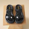 Tofflor flip flops runda tå metall lås detalj slip-on platt toffel öppen sommar casual gummisul utanför kvinnor skor söta