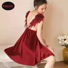 Robes décontractées Femmes Rouge Satin Soie Une ligne Robe Lady Beauty Wing Back Angel Style français Lolita Princesse Super Fée Luxueux Robe