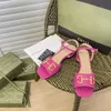 Luxus Frauen Slingback Sandalen Pumpe Aria Slingback Schuhe werden in schwarzem Netz mit Kristallen funkelnder Motiv Rückenschnalle präsentiert