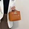 Borse con coulisse alla moda di lusso di design 2024 Borsa per il trucco portatile moda e versatile con borsa da donna in tinta unita di grande capacità