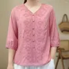 Chemisiers pour femmes Blouse d'été respirante Chemise vintage brodée à col en V avec manches 3/4 Détail de boutons Pull à motif floral rétro pour