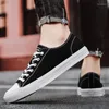 Casual skor mode män sneakers svart vitt läder snörning oxfords mens lätt walking zapatillas hombre