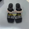 Kristal kayış süslemeli pvc sandalet terlikleri katırlar ayakkabı rhinestone makarası topuk saten pamuk yumuşak kumaş kadın topuklu tasarımcılar 11367 s