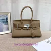 Hremms Birkks Totes Echter Leder Messenger -Beutel für Frauen 2024 Neue Top -Layer -Kuhlatten -Achsel -Tasche 30 cm Horizontal Kurzausgabe Womens Handtasche Original 1to1 Logo