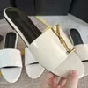 Kostenloser Versand Sommerdesignerinnen Frauen Pantoffeln Bären Urlaubskreuzstrickgewebtes Mode mit hoher Heul Fashion Flat Slipper Gummel Slides Sandal Flat Beach Schuhe 35-42