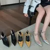 Sapatos de vestido moda feminina salto alto primavera e outono apontou salto fino metal corrente prata boca rasa uma palavra fivela único