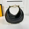 Mulheres super mini bolsa de couro designer sacos de ombro 8 cores com corrente de ouro senhora lua forma moda feminina totes sacos