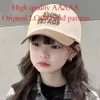 Koreanische Kinder im gleichen Stil, neuer Buchstaben-Stickerei-Druck, farbblockierende Sonnenschutz-Baseballmütze, Jungen- und Mädchen-Entenschnabelhut-Trend