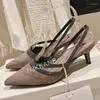 Sapatos de vestido verão apontou sandálias de moda feminina corrente de couro genuíno decorativo lazer férias 2024