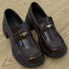 Chaussures décontractées Mocassins français Femmes 2024 Uniforme d'automne Mary Jane Semelle épaisse augmentée Petit cuir britannique