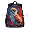 Mochila kookaburra-senta-se no velho gumtree caminhadas ao ar livre equitação escalada saco de esportes kookaburra pássaro rir retrato cor