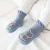 Primi camminatori Scarpe per bambini Calzini in pelle per bambini Cartone animato antiscivolo per bambini Primo camminatore in cotone pettinato