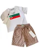 maglietta per bambini vestiti per bambini set per bambini ragazzi designer set 1-15 anni ragazza ragazzo maglietta di lusso pantaloncini estivi Manica con lettere tag Classico nero bianco D20