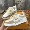 Designer Flash Diamond Buty Casual Buts Sneakers Mężczyźni oddychający skóra z siatki Wykonana z górnej marki kwiat Grube Buty z oryginalnym pudełkiem P37