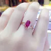 Anneaux de cluster Russie 585 Purple Gold Lozenge Hollow Red Stone Bague Classique Mode Luxe Femme Europe Plaqué 14K Rose Accessoires