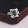 Klusterringar Green Square Zircon Princess Europe Luxury Micro-Inlaiding Engagement for Women Banquet Party Jewelry