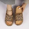 Slippers Slippers Women Summer Outdoor Leopard Paern Latex Soft Womens Beac Bat Non-Slip ig Boom ome Slides Caussure Femme H240326J151