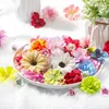 Dekorative Blumen 50pcs zufällige Farbe Mischung künstlicher Rose gefälschte Heimatkoration Hochzeit Dekoration Kuchen Verzierlinge Handwerk Handwerk Accessoire