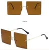 Metal Frame Overized Square Solglasögon Kvinnor Fashion Classic Designer Big Frame Sun Glass för män Flat Top Shades 9 Colors 10st Ship