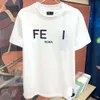 Designer de luxo Fen clássico versão coreana minimalista na moda camiseta de manga curta para homens e mulheres com decote redondo explosivo casal de verão de algodão puro