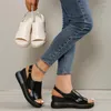 Platforma sandałów wysokie obcasy kobiety kliny buty moda letnia plaża spacerowe kapcie 2024 pompki swobodne slajdy zamatos