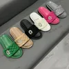 Matelasse sandal tofflor pool kudde sandaler sommardesigner lägenheter komfort mulor vadderade främre remmar slider criss cross padded lätt att se stil kvinnor skor