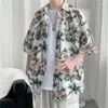 メンズカジュアルシャツ夏のターンダウンカラーファッションショートスリーブシャツマンハイストリートルーズボタンカーディガンY2K印刷オールマッチトップス