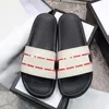 Designer tofflor Sandaler Fashionabla Summer Beach Slippers unisex gummi platt botten tofflor tillgängliga i flera färger stilar 35-45