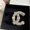 Spille Spille Luxury Brand Designer Lettere Spilla C Doppia lettera Spille Crystal Breastpin Leency Brosche Strass Suit Pin Accessori per gioielli regali per donna